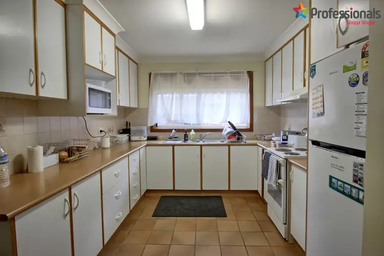 Fourth view of Homely unit listing, 2/27 Kenneally Street, Kooringal NSW 2650