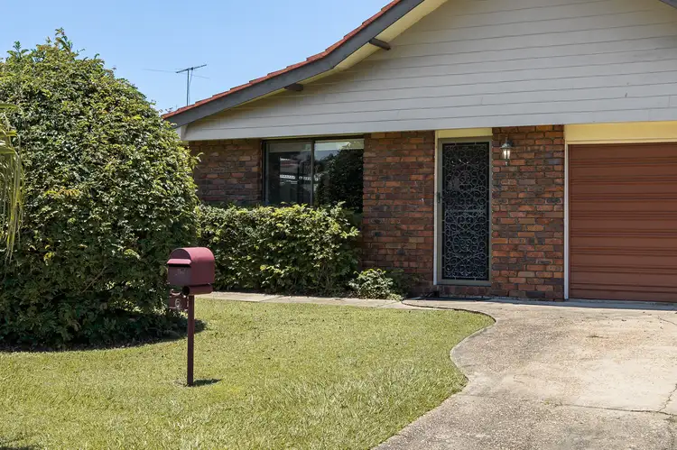 6 La Salle Drive, Newport QLD 4020