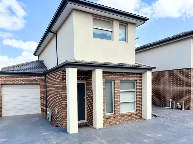 2/1 Sunningdale Drive, Hillside VIC 3037