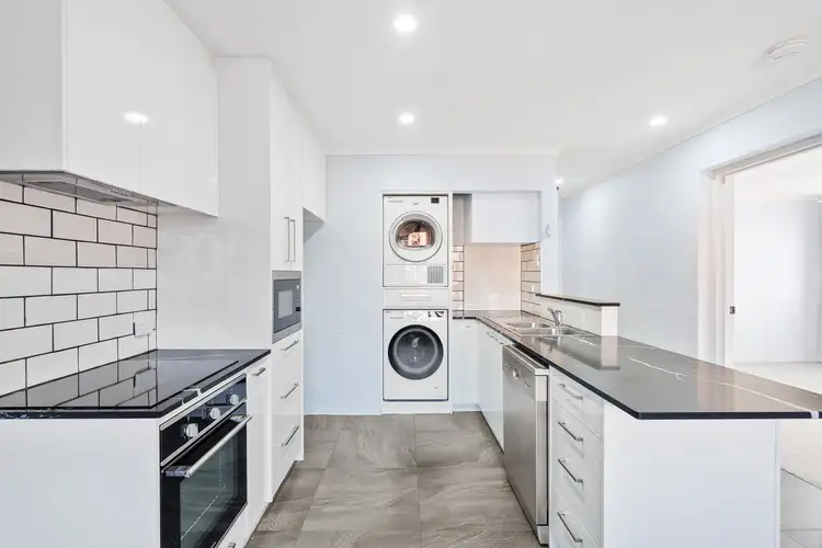 98 Mandurah Terrace