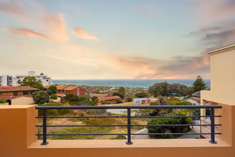 1/271 West Coast Highway, Scarborough WA 6019