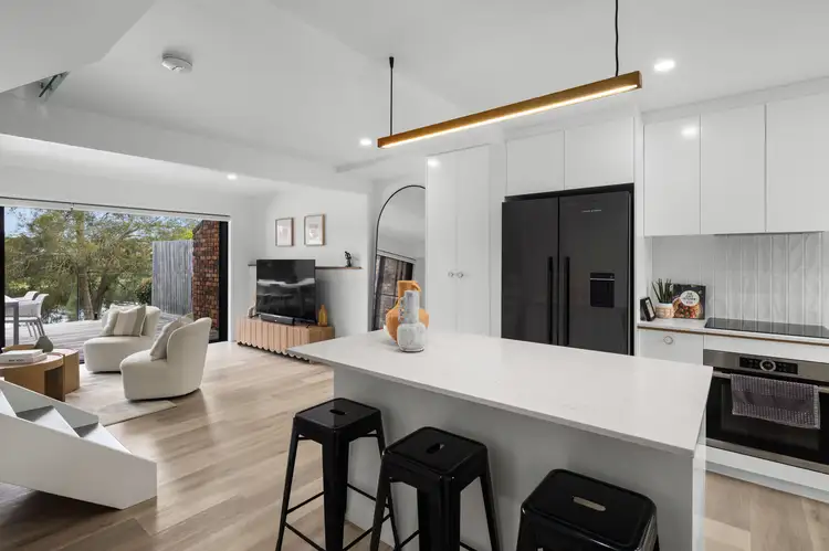 2/36 Sunbird Street, Burleigh Waters QLD 4220