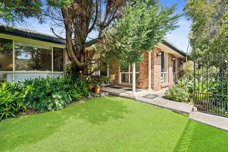16 Arrawarra Street, Narara NSW 2250