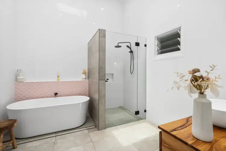 Sixth view of Homely house listing, 4 Margherita Avenue, Bateau Bay NSW 2261