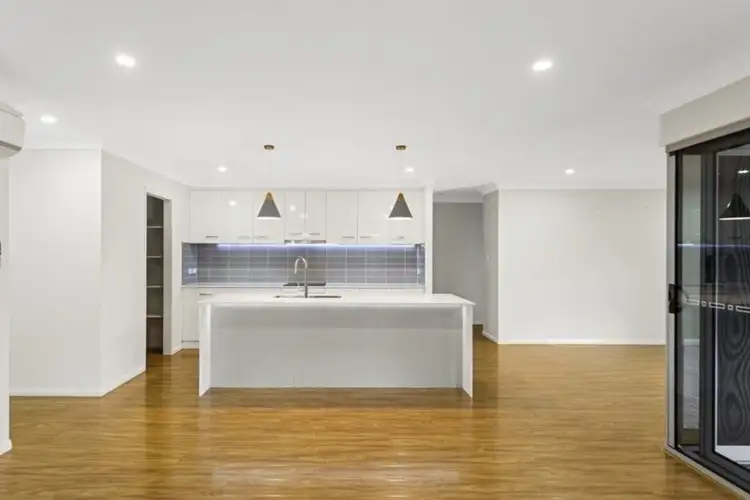 Second view of Homely house listing, 7 Renshaw Crescent, Kearneys Spring QLD 4350