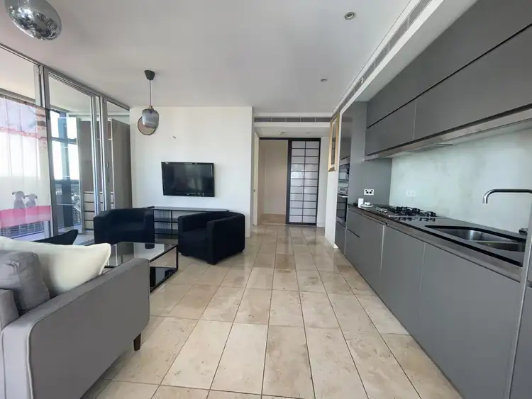 101 Bathurst Street