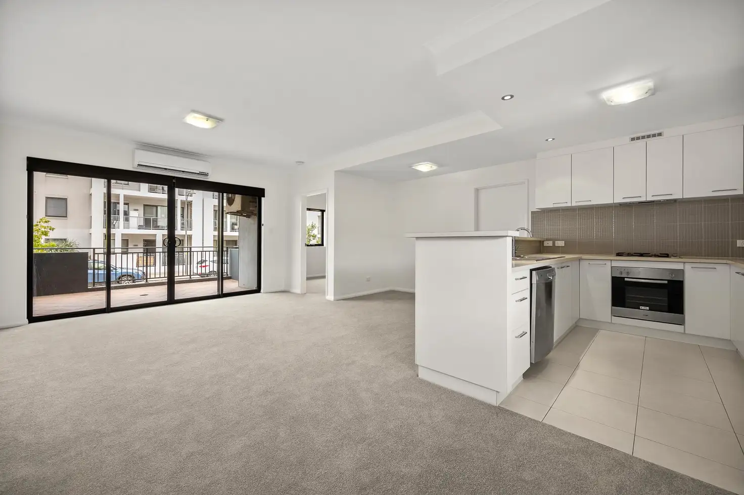 Main view of Homely unit listing, 24/2 Stockton Bend, Cockburn Central WA 6164