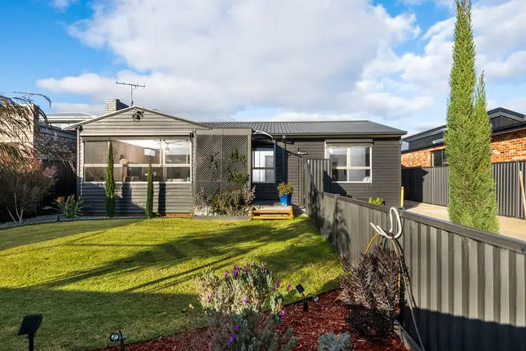 1/7 Ashbourne Street, Herne Hill VIC 3218