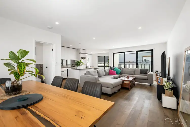 10/30 Basin Rise, Highton VIC 3216