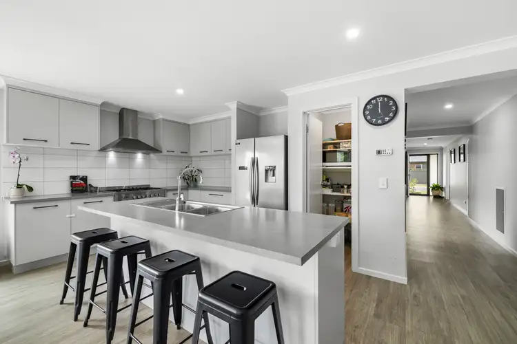 Second view of Homely house listing, 3 Lazzaro Crescent, Sale VIC 3850