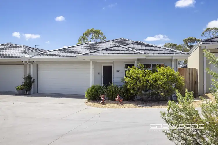 40 Oakwood Court