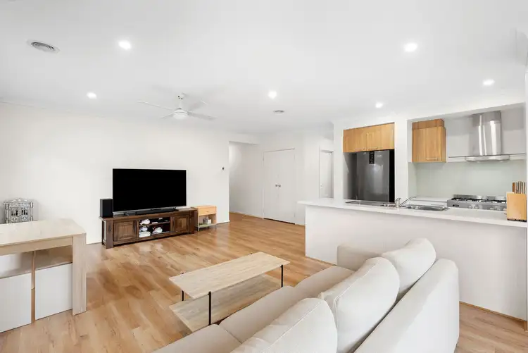 Sixth view of Homely house listing, 8 Vienet Avenue, Armstrong Creek VIC 3217