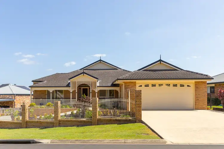 17 Reginald Avenue, Arana Hills QLD 4054