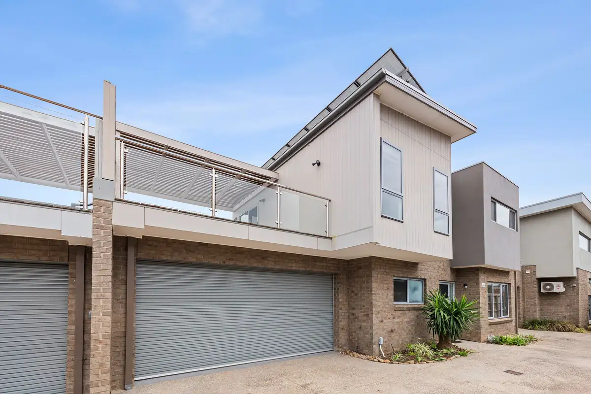 Main view of Homely unit listing, 2/1362 Murradoc Road, St Leonards VIC 3223