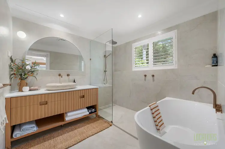 4 Dixon Drive, Telina QLD 4680
