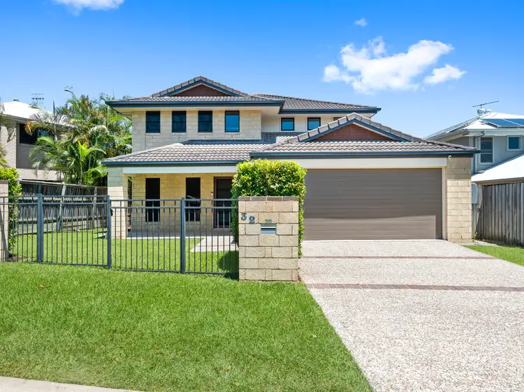32 Long Island Drive, Windaroo QLD 4207