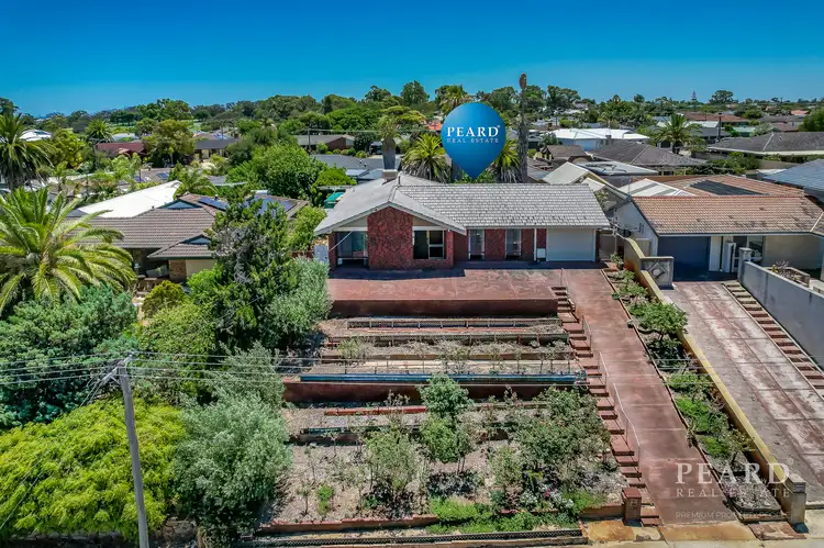 35 Emperor Avenue, Beldon WA 6027