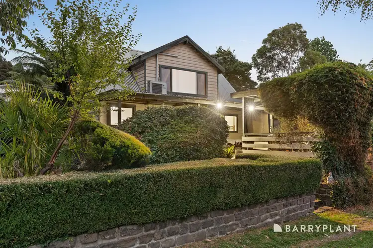 6 Carawa Street, Cockatoo VIC 3781