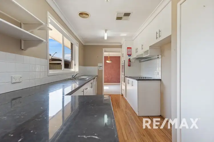 Fifth view of Homely house listing, 2 Wills Place, Lake Albert NSW 2650