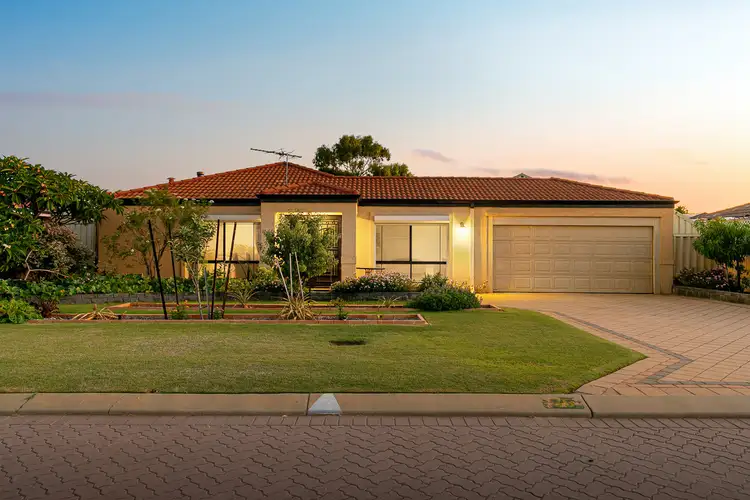 35 Silvertop Circle, Warnbro WA 6169