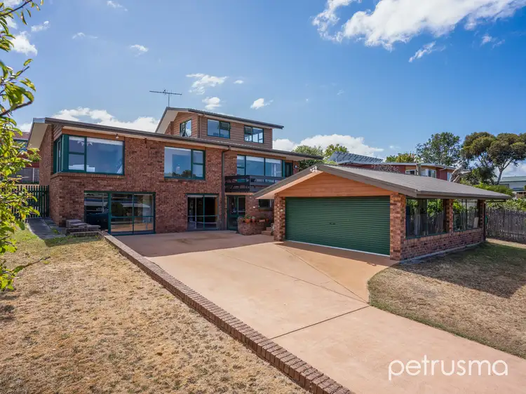 15 Wells Parade, Blackmans Bay TAS 7052