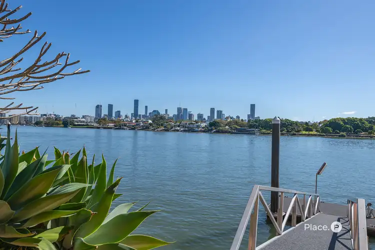 130 Wynnum Road, Norman Park QLD 4170