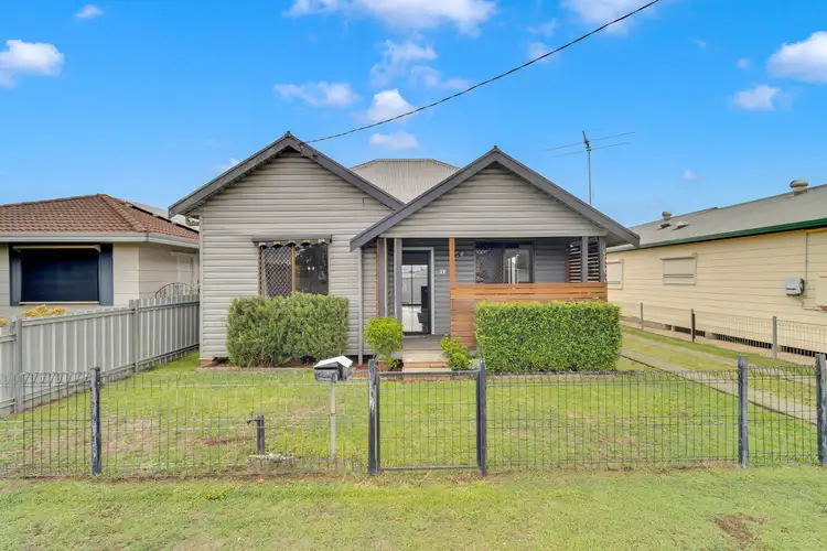 37 Elizabeth Street, Cessnock NSW 2325