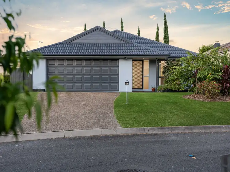 17 Lockyer Place