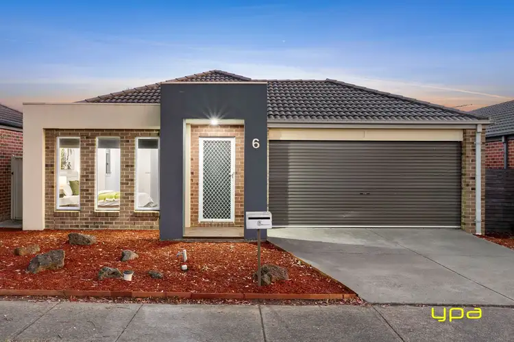 6 Wonboyn Close, Pakenham VIC 3810