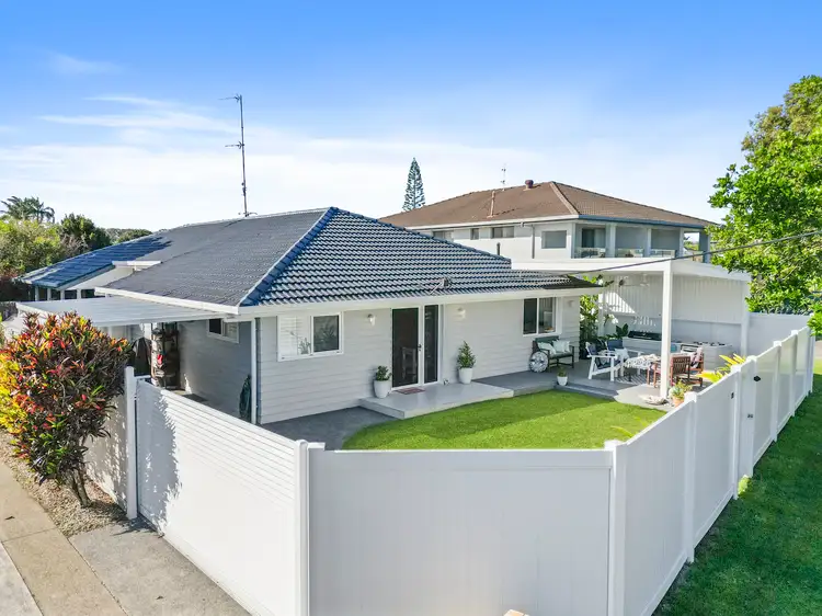 1/5 Logan Avenue, Miami QLD 4220