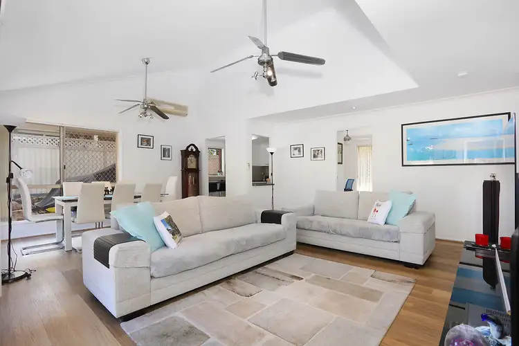 2/553 Pine Ridge Road, Biggera Waters QLD 4216