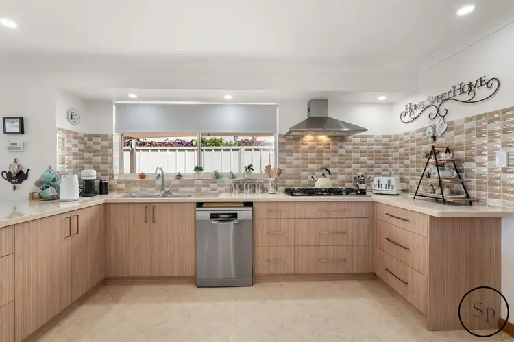 33 Lord Hobart Drive, Madora Bay WA 6210