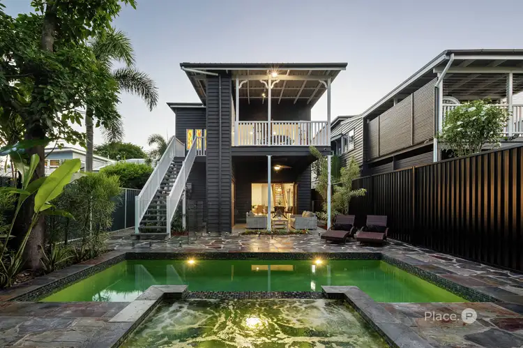 86 Cavendish Road, Coorparoo QLD 4151