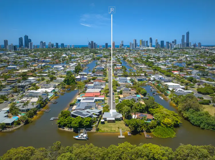 17 Buena Vista Court, Broadbeach Waters QLD 4218