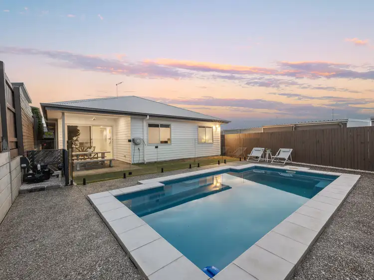4 Cambridge Way, Ripley QLD 4306