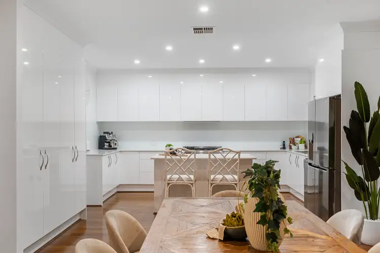 98 Emsworth Street, Wynnum QLD 4178