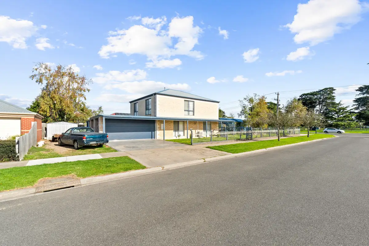Main view of Homely house listing, 2 Greenaway Court, Sale VIC 3850