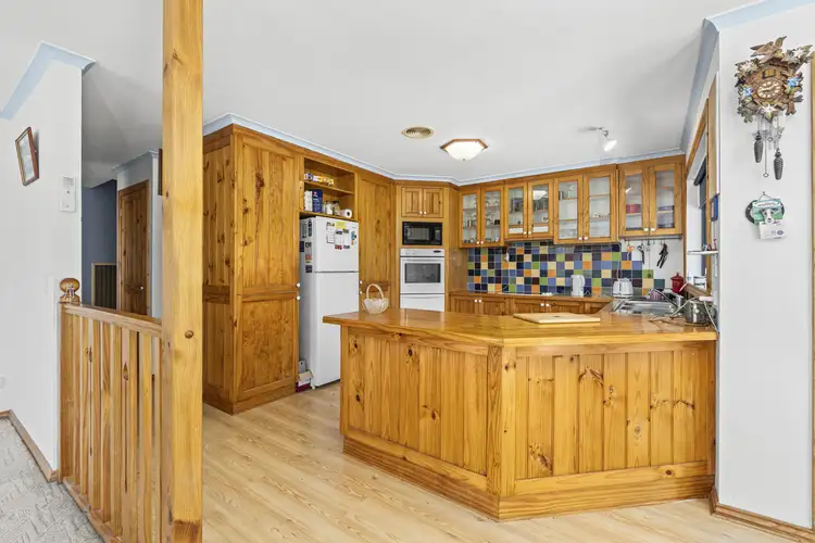 Fourth view of Homely house listing, 2 Greenaway Court, Sale VIC 3850