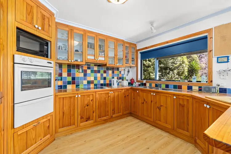 Fifth view of Homely house listing, 2 Greenaway Court, Sale VIC 3850