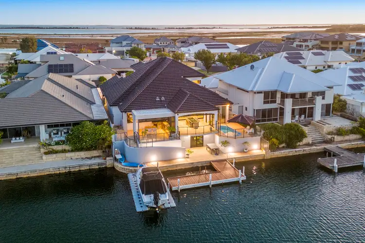 52 Erins Isle, Dudley Park WA 6210