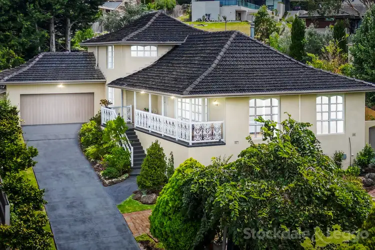 17 Winterton Drive, Wheelers Hill VIC 3150