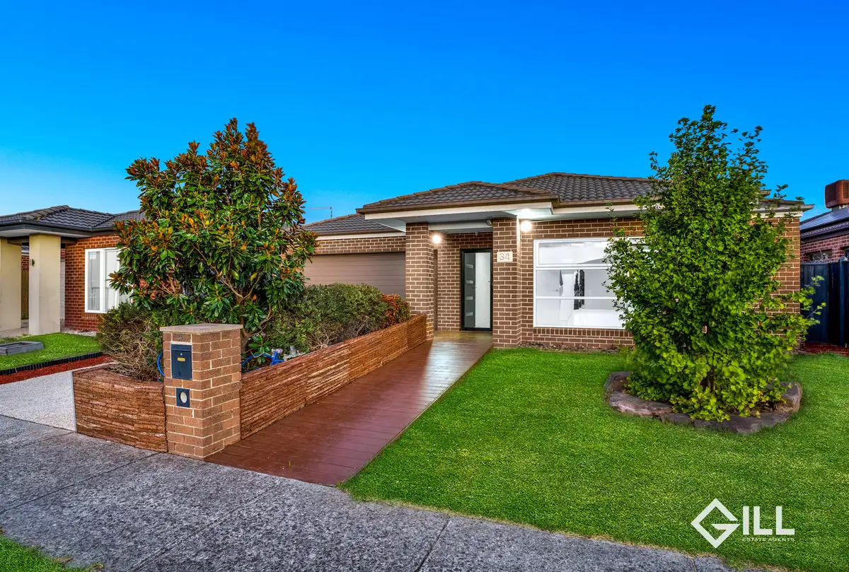 Main view of Homely house listing, 34 Fieldstone Crescent, Cranbourne North VIC 3977
