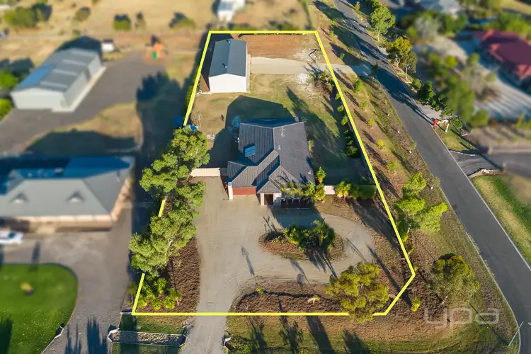 9 Mia Bella Drive, Hopetoun Park VIC 3340