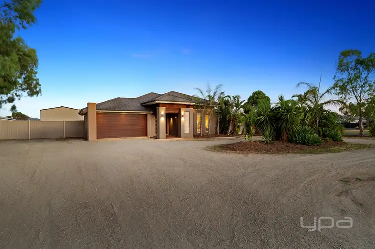 9 Mia Bella Drive, Hopetoun Park VIC 3340