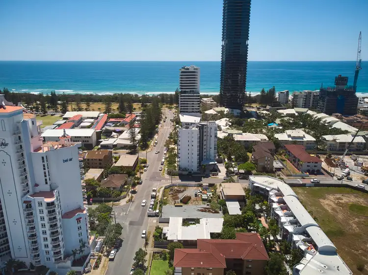 30 Alexandra Avenue, Mermaid Beach QLD 4218