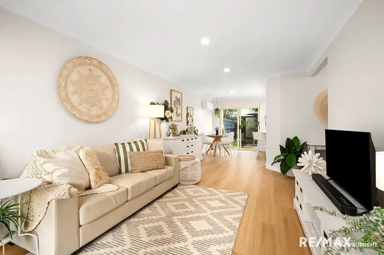 8 Gemview Street