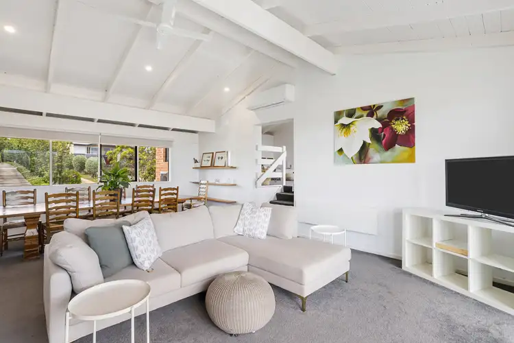 Second view of Homely house listing, 2 Pleasant View Court, Mount Martha VIC 3934