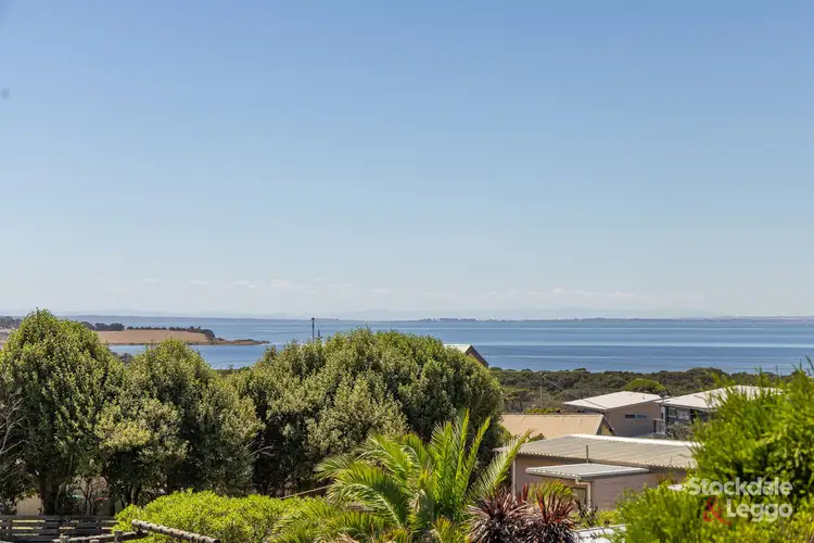15 Dunvegan Crescent, Surf Beach VIC 3922