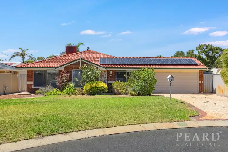 15 Teakdale Close
