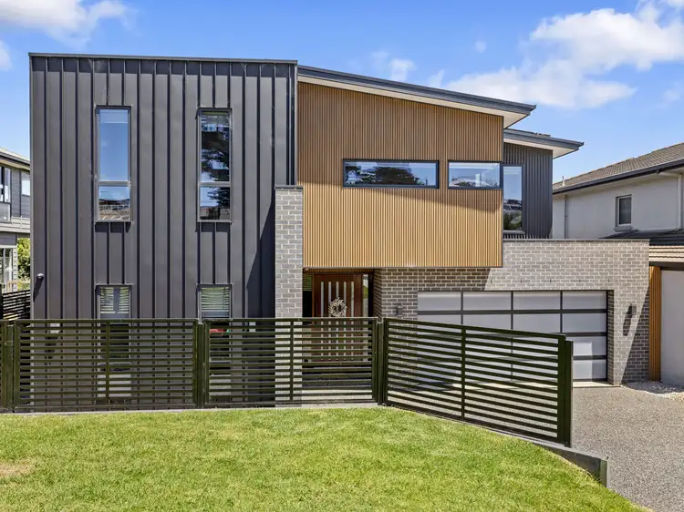 9 The Broadway, San Remo VIC 3925